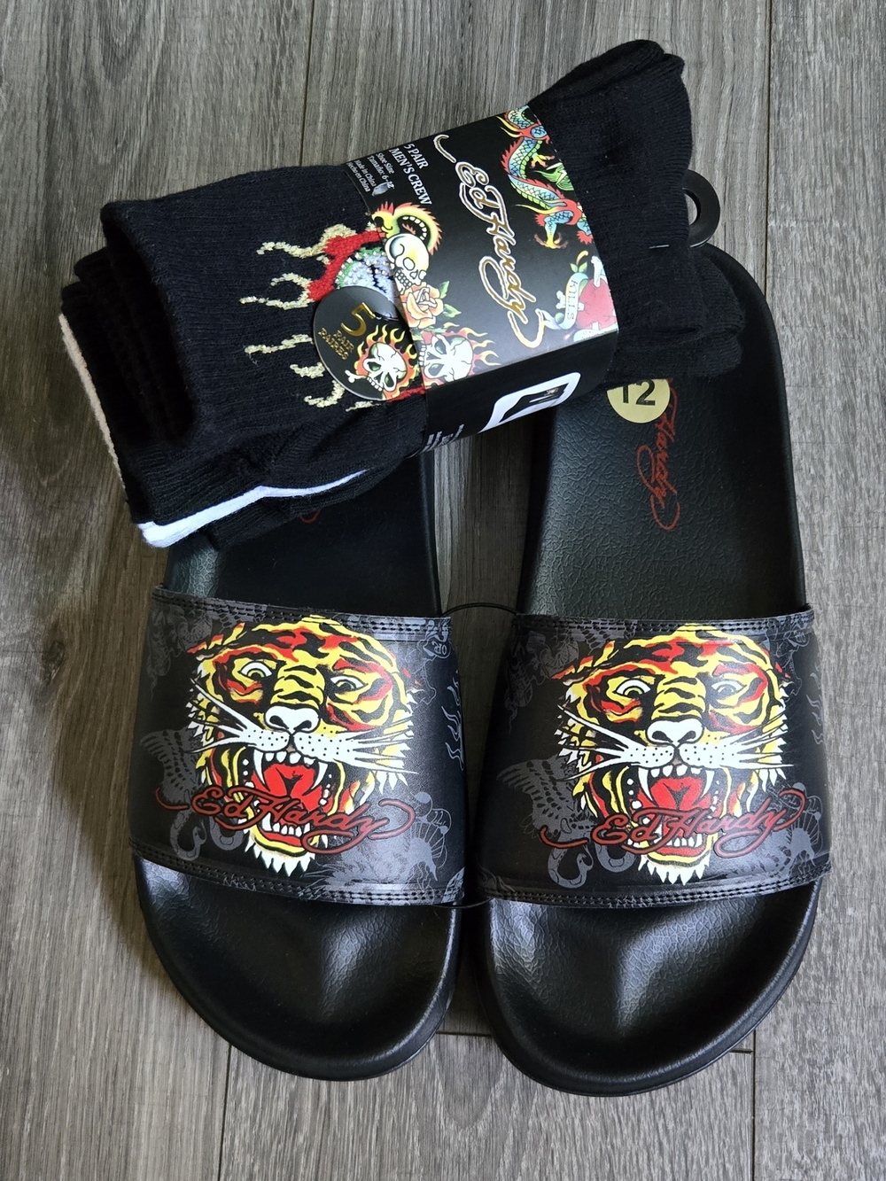 🔥Y2K Ed Hardy Streetwear Set – Tiger Slides + 5 Pair Socks – Size 12